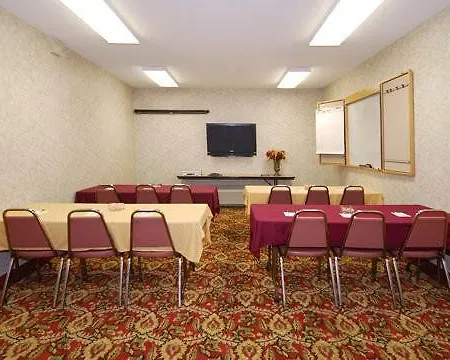 Comfort Inn & Suites Near Tinley Park Amphitheater 