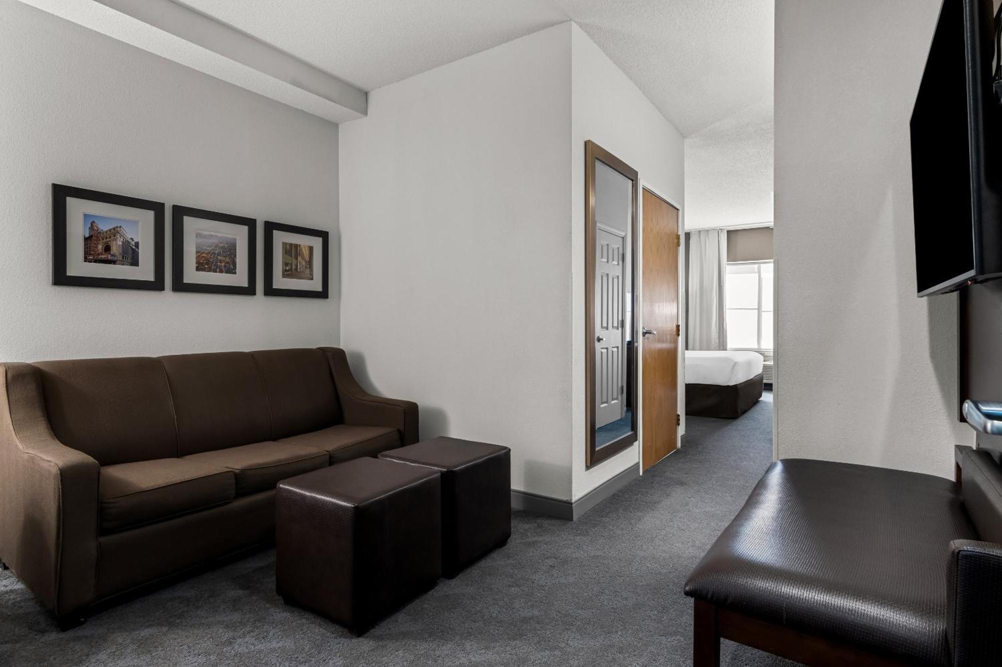 Hotel Comfort & Near Amphitheater Tinley Park