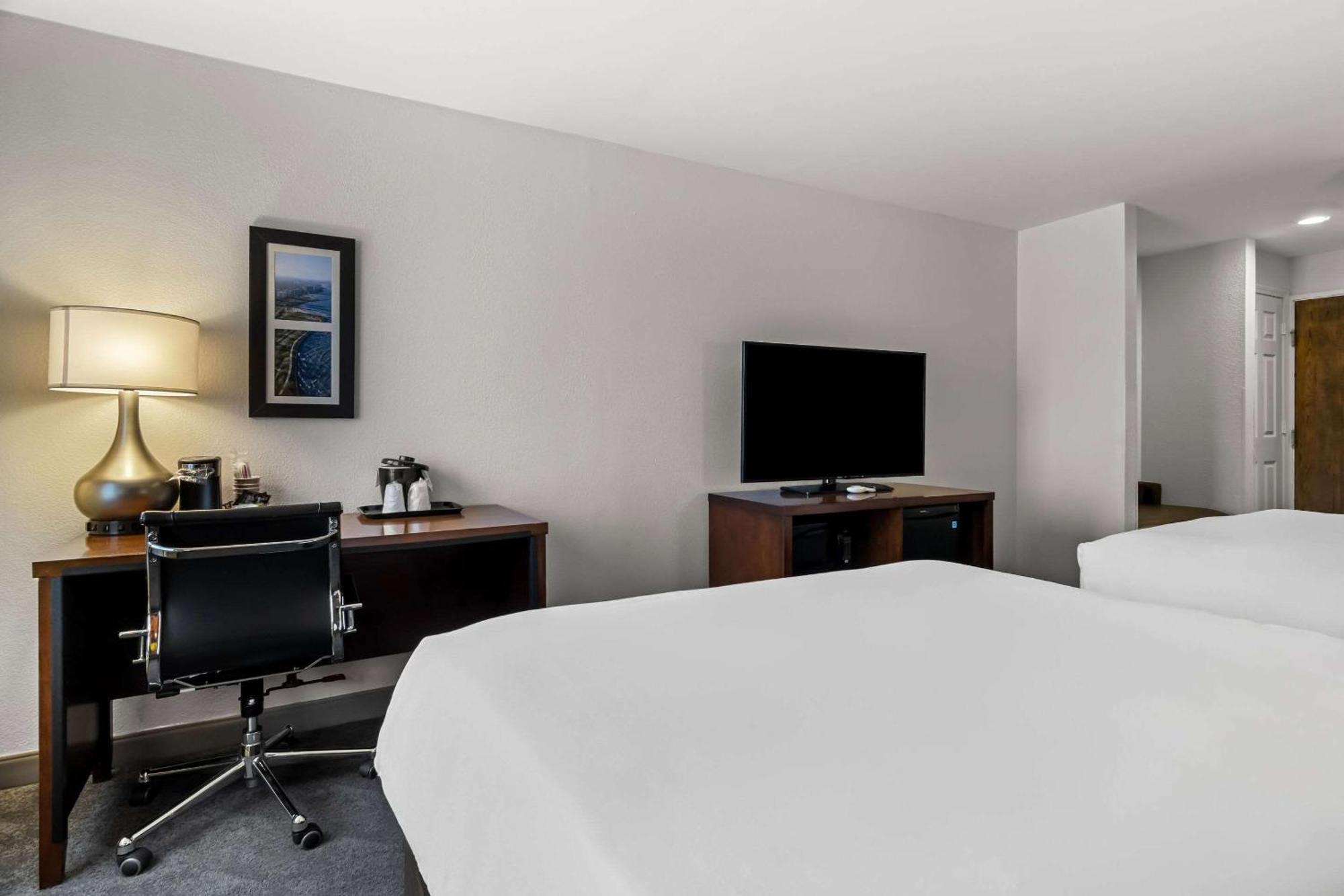 Comfort & Near Amphitheater Hotel Tinley Park
