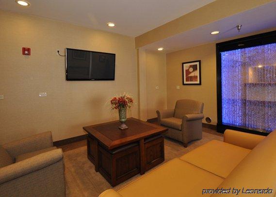 Comfort & Near Amphitheater Hotel