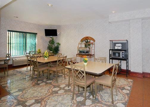 Comfort & Near Amphitheater Hotel 2*